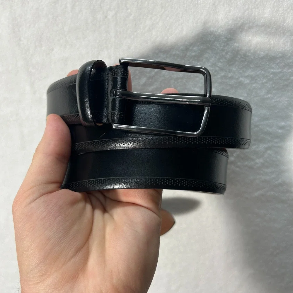 Johnston & Murphy Mens Size 42 Black Leather Made in Italy Adjustable Belt